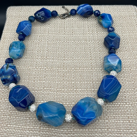 VINTAGE BLUE BANDED MARBLED AGATE FACETED BEAD Necklace. SILVER Findings. OOAK - Picture 2 of 7